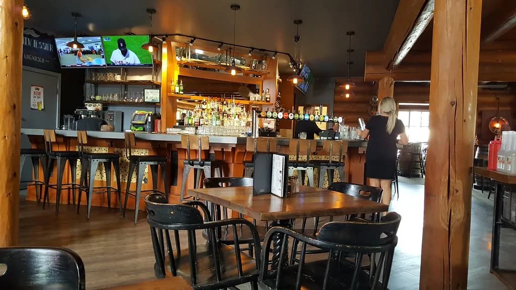 Loghouse Pub in Langford / Westshore