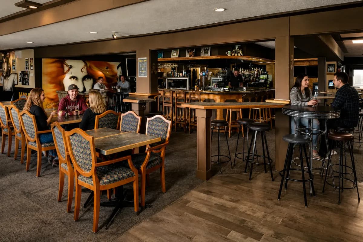 The Loft Pub in Vic West / Gorge